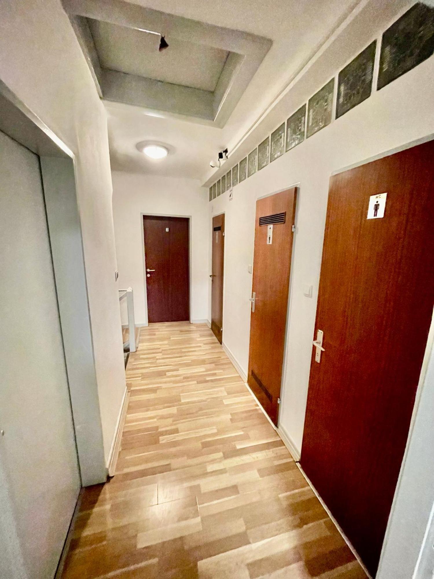Adelin Vienna Hostel Ngoại thất bức ảnh